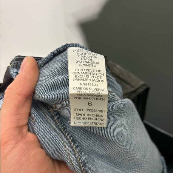 Democracy “Ab” Technology Straight Leg Light Wash Jeans Womens Size 6 - Picture 4 of 4